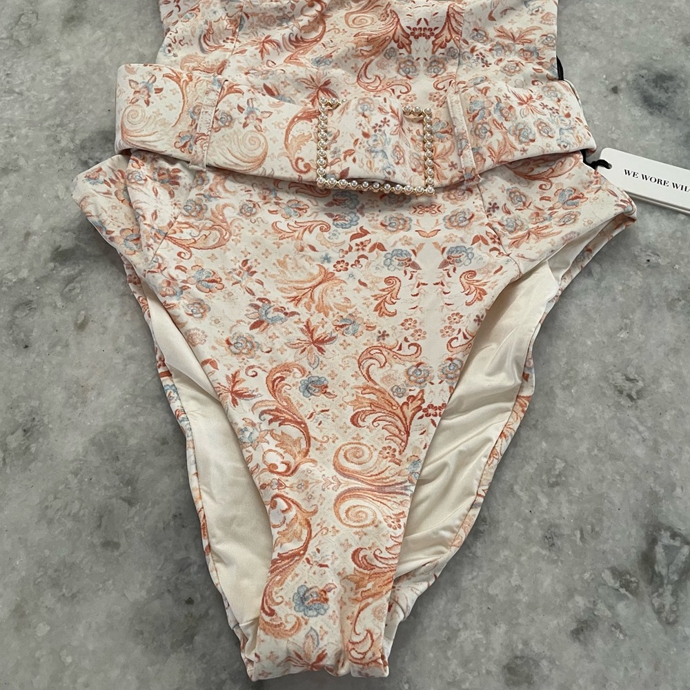 WeWoreWhat Danielle One Piece Swim Suit - Picture 7 of 13
